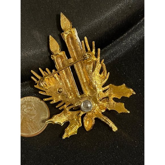 Vintage ART Candlestick and Holly Christmas Brooch - Picture 4 of 5